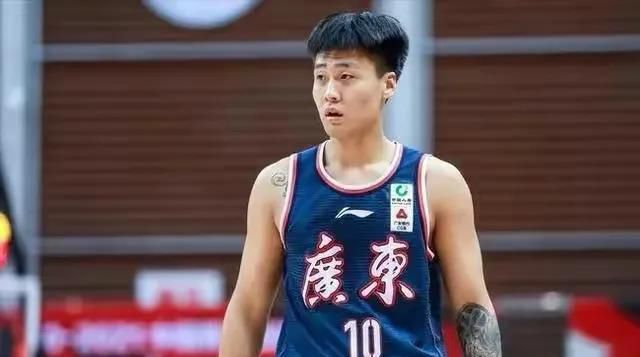 由于第三门将是21岁的卡尔-海因，在没有合适的第二门将人选之前，阿尔特塔未必会在一月份同意放走拉姆斯代尔。